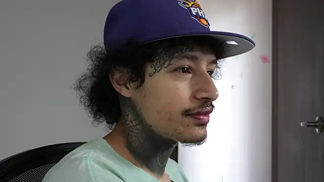 trieone online show from March 26, 2026, 2:11 pm