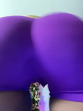 Snapshot of Victoria14_ chatting on November 30, 2025, 5:00 am Victoria14 online show from November 30, 2025, 5:00 am