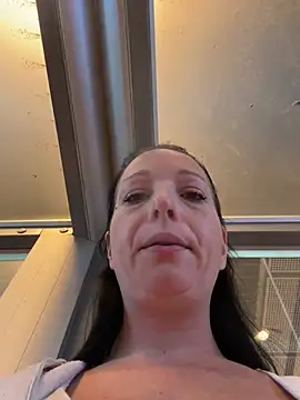 Snapshot of Viola_Beck chatting on February 19, 2025, 7:17 am Viola Beck online show from February 19, 2025, 7:17 am