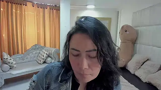 gaby trent online show from February 10, 2026, 2:43 pm