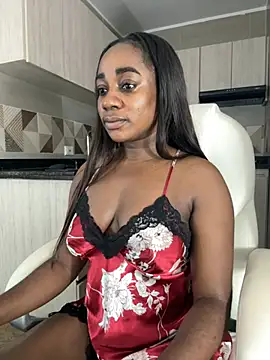 cristaaalclocks1 online show from February 5, 2025, 7:42 pm