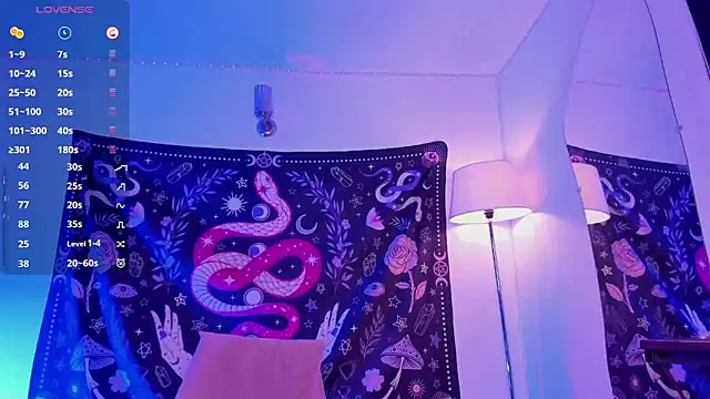 LeaneSeb online show from March 11, 2025, 5:02 pm