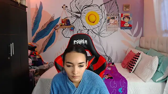 LinzyBaner online show from February 18, 2025, 10:25 pm