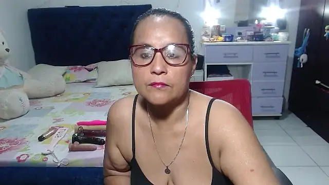 pervert mommy  online show from April 18, 2026, 10:19 am