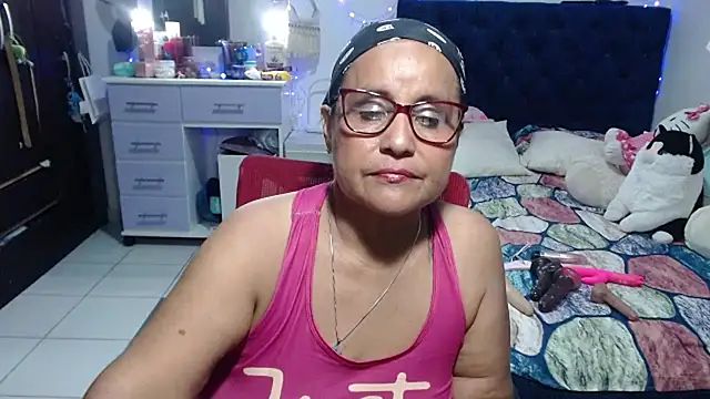 pervert mommy  online show from June 3, 2026, 2:33 pm