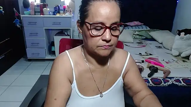 Snapshot of pervert_mommy_ chatting on June 25, 2026, 9:47 am pervert mommy online show from June 25, 2026, 9:47 am