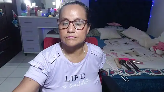 Snapshot of pervert_mommy_ chatting on June 27, 2026, 1:50 pm pervert mommy online show from June 27, 2026, 1:50 pm