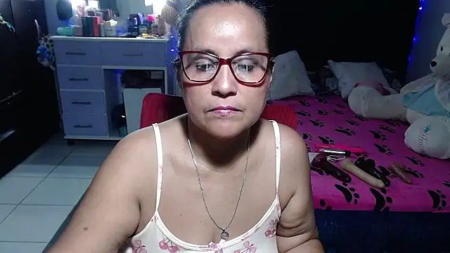 Snapshot of pervert_mommy_ chatting on July 4, 2026, 9:59 am pervert mommy online show from July 4, 2026, 9:59 am
