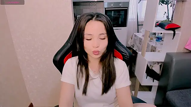 AyaMoon online show from October 22, 2025, 4:24 am