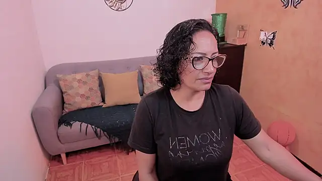 scarlet wet online show from December 2, 2025, 5:41 pm