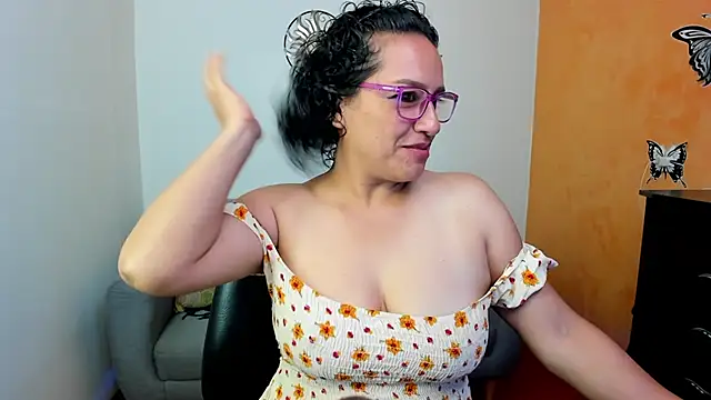 Snapshot of scarlet_wet chatting on April 30, 2026, 11:31 pm scarlet wet online show from April 30, 2026, 11:31 pm