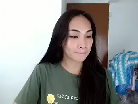 Snapshot of SweetLilly_18 chatting on December 3, 2024, 4:50 pm SweetLilly 18 online show from December 3, 2024, 4:50 pm