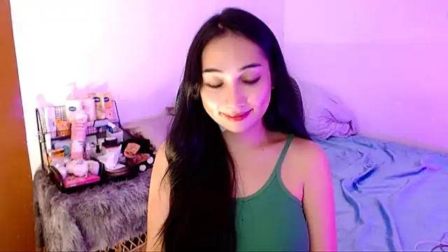 SweetLilly 18 online show from October 24, 2025, 1:46 am