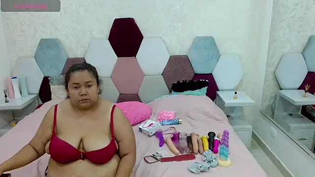 Snapshot of angel_blue chatting on February 10, 2025, 1:35 am angel blue online show from February 10, 2025, 1:35 am