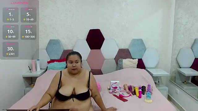 Snapshot of angel_blue chatting on February 15, 2025, 4:23 pm angel blue online show from February 15, 2025, 4:23 pm