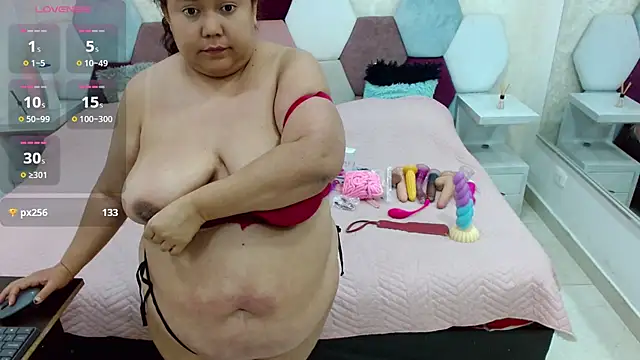 Snapshot of angel_blue chatting on February 17, 2025, 10:47 pm angel blue online show from February 17, 2025, 10:47 pm