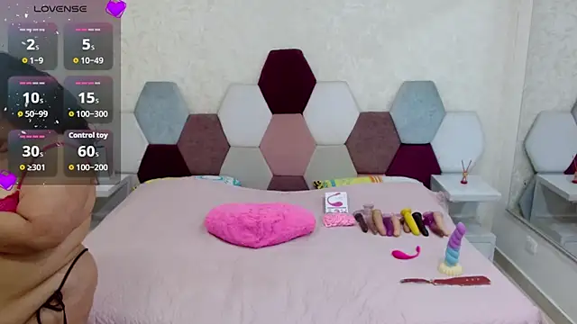 Snapshot of angel_blue chatting on September 26, 2025, 3:05 pm angel blue online show from September 26, 2025, 3:05 pm