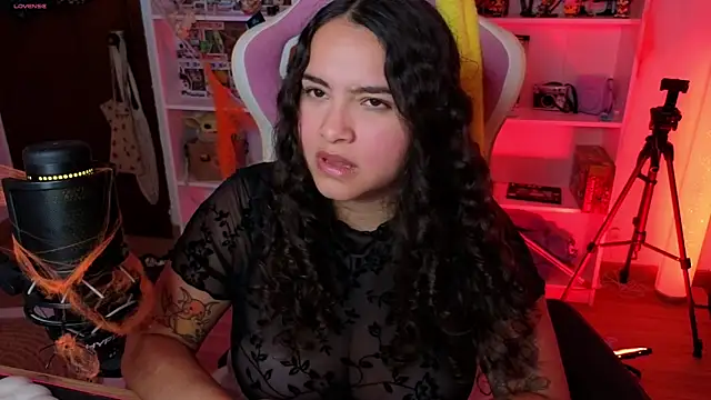 Snapshot of Sweet_sully__ chatting on October 18, 2025, 9:10 am Sweet sully   online show from October 18, 2025, 9:10 am