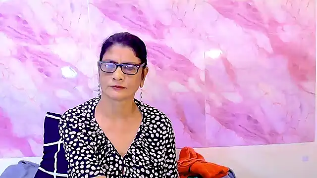 IndianAllure online show from October 20, 2025, 5:30 am