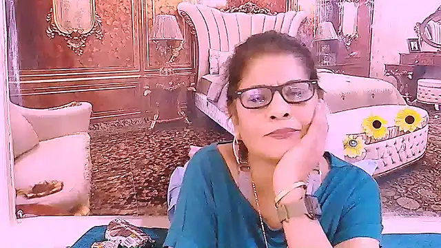 Snapshot of IndianAllure chatting on June 3, 2026, 5:54 am IndianAllure online show from June 3, 2026, 5:54 am