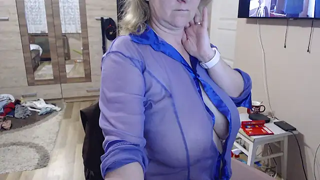 Snapshot of Elza01 chatting on May 1, 2026, 7:29 pm Elza01 online show from May 1, 2026, 7:29 pm