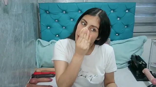 MAARYMOON online show from March 19, 2025, 11:28 am