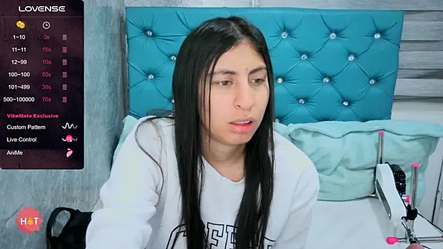 MAARYMOON online show from November 18, 2025, 10:31 am