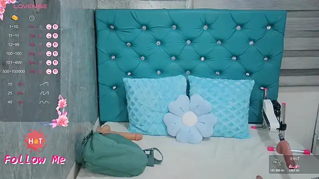 MAARYMOON online show from April 18, 2026, 10:41 am