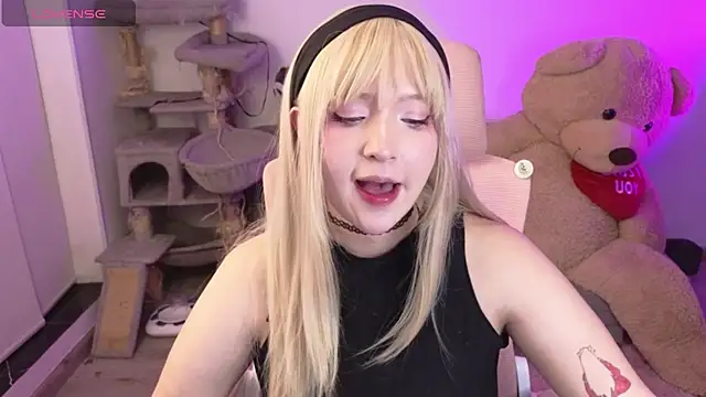 KuroChan420 online show from February 1, 2026, 2:10 am