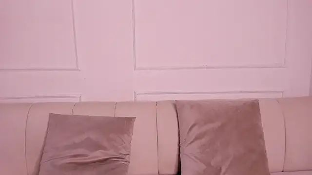 Emma jonness online show from January 31, 2025, 7:29 pm