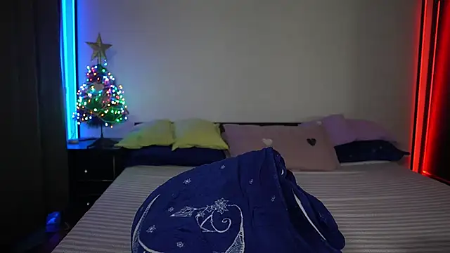 Snapshot of TiffanyPierce chatting on December 30, 2024, 12:11 am TiffanyPierce online show from December 30, 2024, 12:11 am