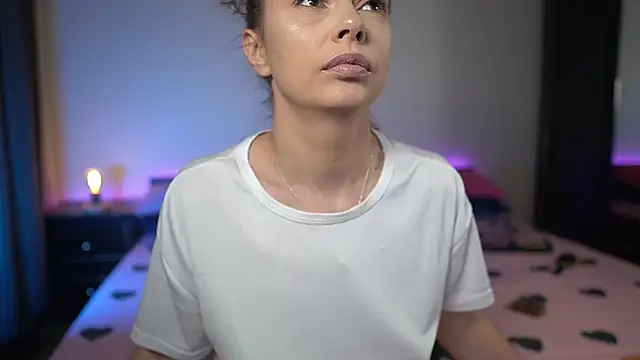 TiffanyPierce online show from November 25, 2025, 9:15 pm