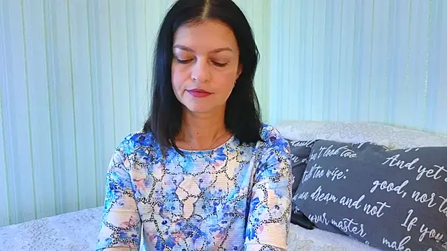  Lily  online show from September 29, 2025, 8:30 am