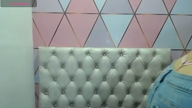 juliana diaz online show from February 28, 2025, 11:14 am