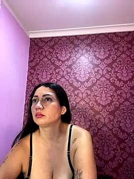 juliana diaz online show from November 5, 2025, 11:21 am