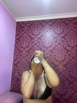 juliana diaz online show from November 6, 2025, 11:22 am