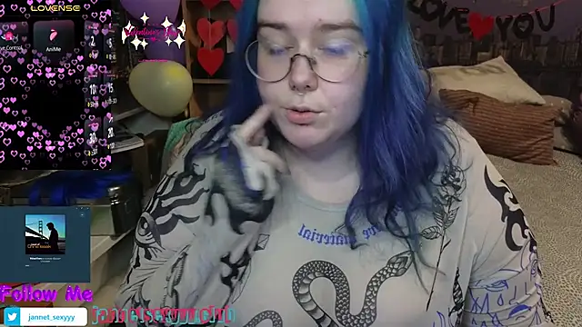 JannetPie online show from February 19, 2025, 5:16 pm