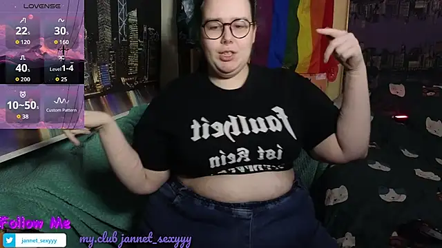 JannetPie online show from October 1, 2025, 11:00 pm