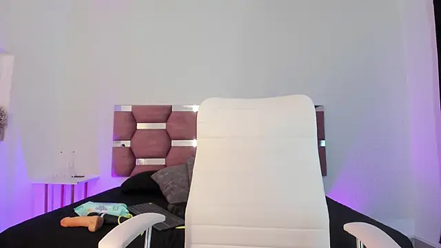 AlondraDiossa03 online show from March 8, 2025, 10:45 pm