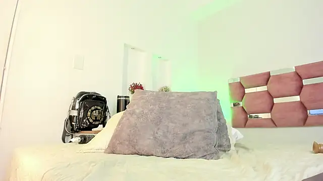 AlondraDiossa03 online show from March 18, 2025, 1:53 am