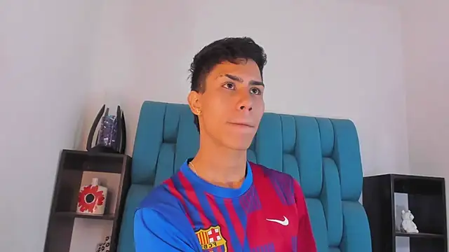 Snapshot of AlanNaughty chatting on January 14, 2025, 12:22 am AlanNaughty online show from January 14, 2025, 12:22 am