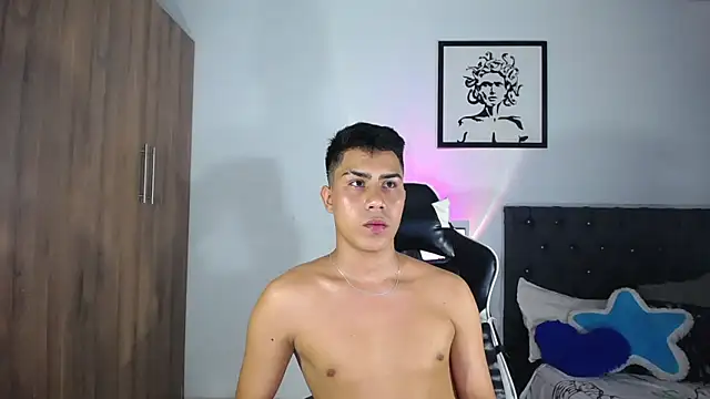 Snapshot of AlanNaughty chatting on October 4, 2025, 8:51 pm AlanNaughty online show from October 4, 2025, 8:51 pm