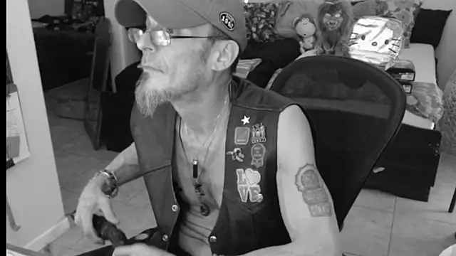 Snapshot of mycock2474u chatting on February 20, 2025, 3:34 am mycock2474u online show from February 20, 2025, 3:34 am