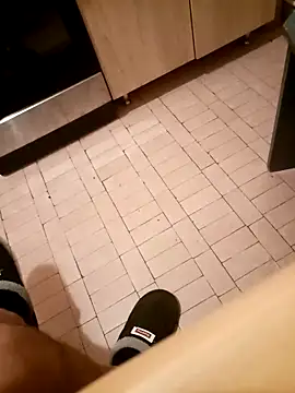 Snapshot of david_geam chatting on December 16, 2024, 12:04 am david geam online show from December 16, 2024, 12:04 am