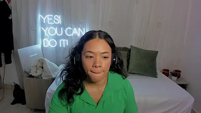 carolgaita online show from March 15, 2025, 12:02 pm