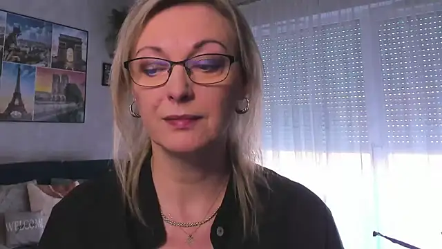 vanessa chat online show from March 3, 2025, 2:26 pm