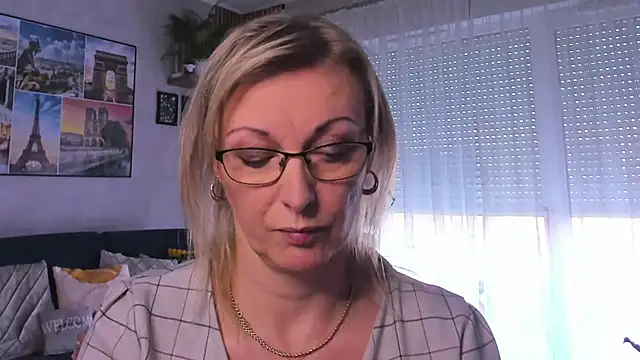 vanessa chat online show from March 4, 2025, 2:21 pm