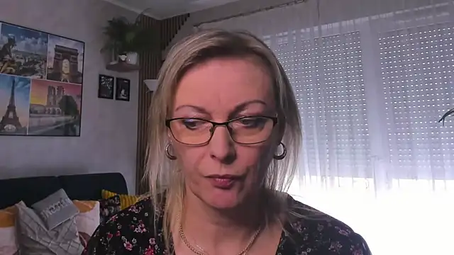 vanessa chat online show from March 11, 2025, 2:18 pm