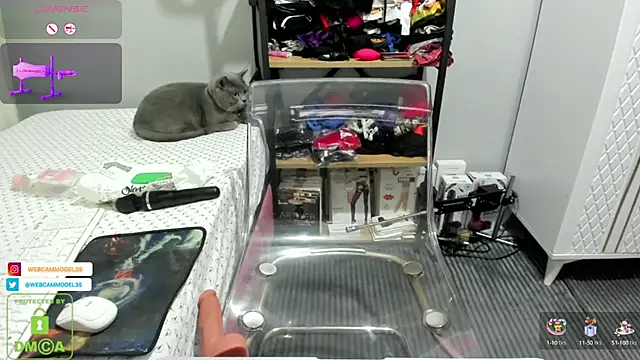 bisexyelizz online show from March 22, 2025, 10:37 pm