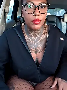 DarkDea online show from November 5, 2025, 3:56 pm